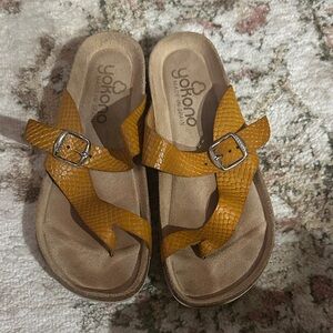 Yokono Brown Sandals with Buckle